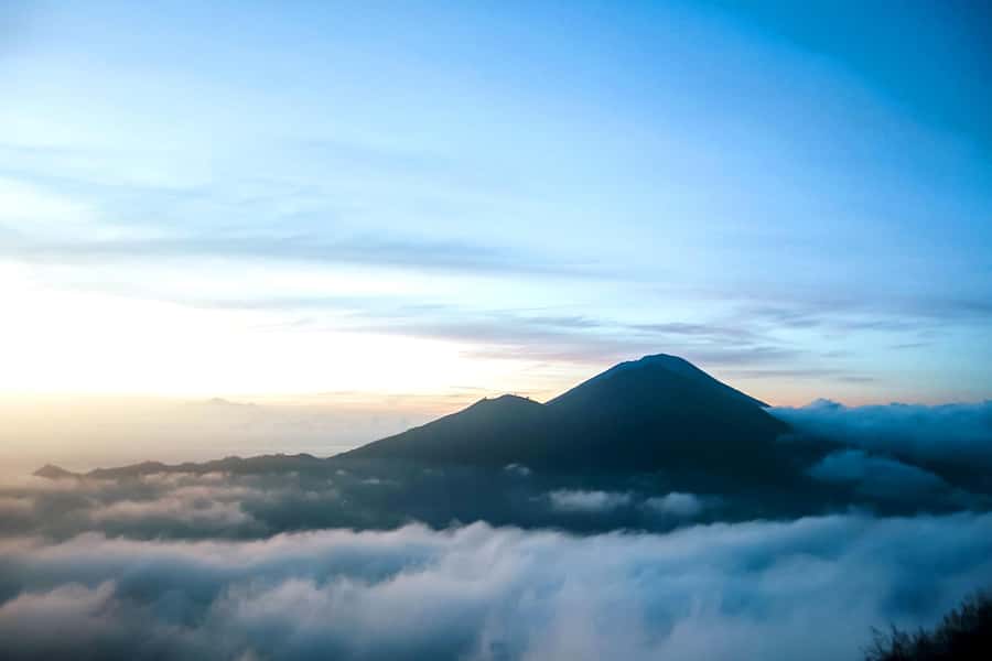 Bali: Mount Batur Sunrise Guided Hike and Natural Hot Spring - Summit sunrise, volcanic steam moments, and breakfast at altitude