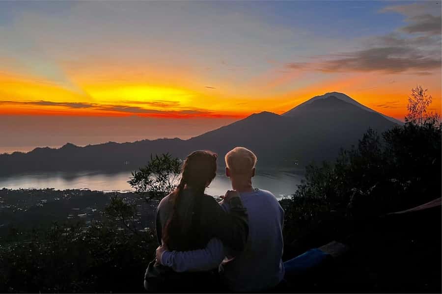 Bali: Mount Batur Sunrise Hike Including Transfer & All Cost - Summit breakfast and sunrise: the payoff you plan the whole morning for