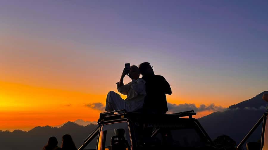 Bali: Mount Batur Sunrise Jeep Tour with Jungle Swing - The early start and jeep ride, in real-life terms