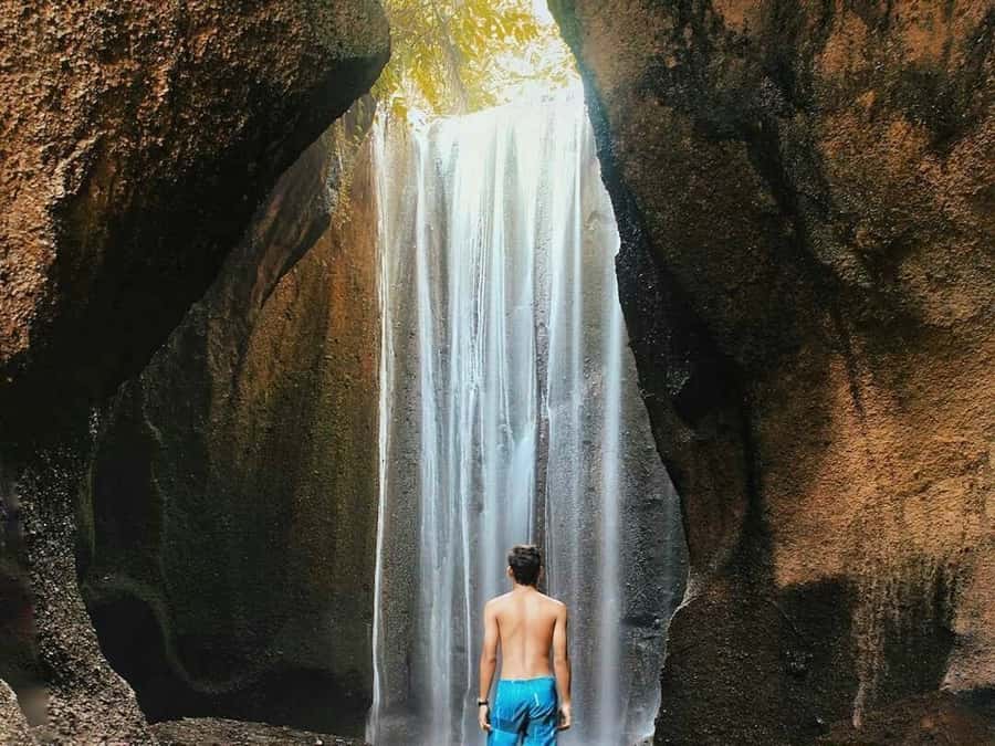 Bali & Nusa Penida: 2-Day Highlights Instagram Tour - Water Palace, Temple Rules, and the Cave Waterfall Part