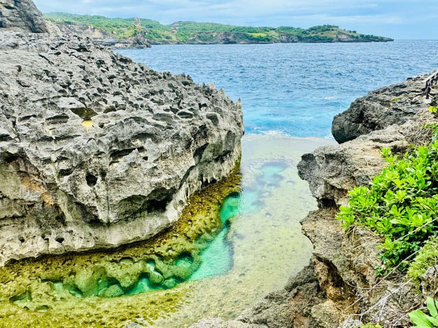 Bali: Nusa Penida 2-Day Trip with Accommodation & Meals - Day 1 on the east coast: Atuh, Diamond, Thousand Islands viewpoint, and Tree House Molenteng