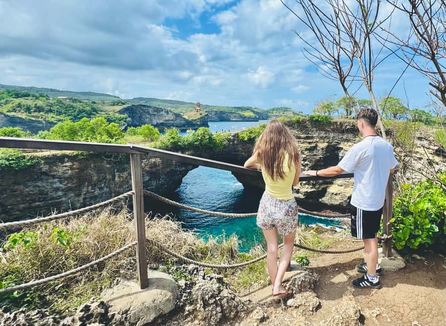 Bali: Nusa Penida 2-Day Trip with Accommodation & Meals - What to pack (and what to plan for) on stairs, sun, and bumpy rides