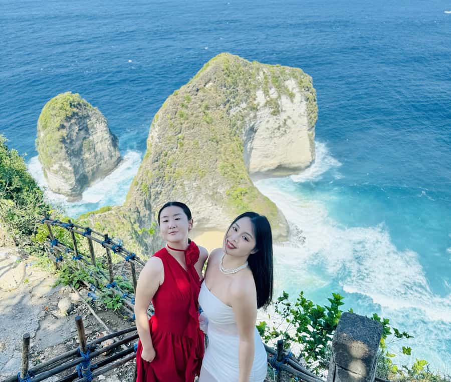 Bali: Nusa Penida 2-Day Trip with Accommodation & Meals - Speedboat transfers from Sanur to Penida, and how to not feel miserable