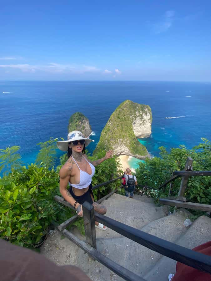 Bali: Nusa Penida All-Inclusive Package - Goa Giri Putri temple: small cave entrance, big visual payoff