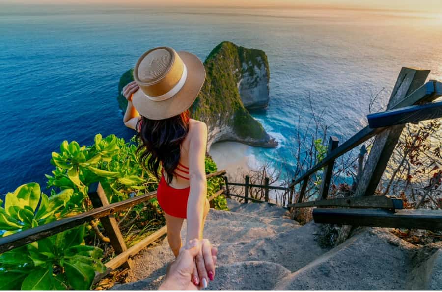 Bali/Nusa Penida: East & West Highlights Full-Day Tour - West side first: Kelingking Beach and the T-Rex photo angle