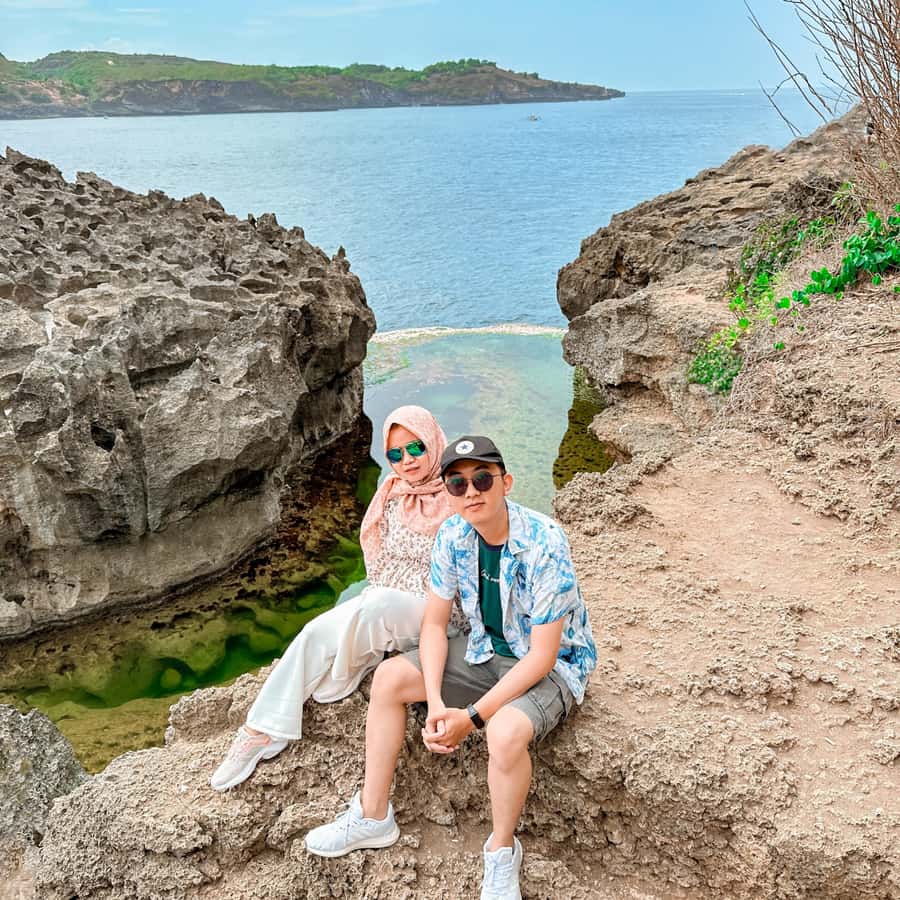 Bali/Nusa Penida: Highlight West FullDay Nature Tour & Lunch - Broken Beach and the circular cove: photo-friendly architecture