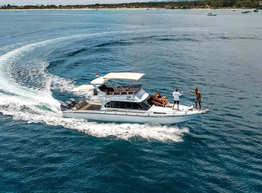Bali: Nusa Penida Speedboat Trip with Snorkeling and Tour - Nusa Penida from a car window, Kelingking from a viewpoint, and lunch with an ocean view