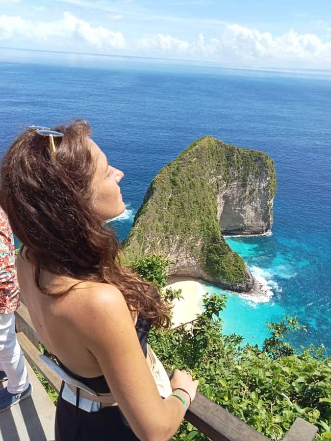 Bali: Nusa Penida Tour with Lunch & Manta Point Snorkeling - Pickup, guide-driver, and the shared-boat reality