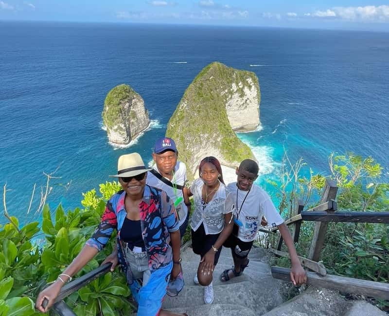 Bali: One Day Trip Nusa Penida with All Inclusive - Crystal Bay: A Different Coastline Mood Before You Return