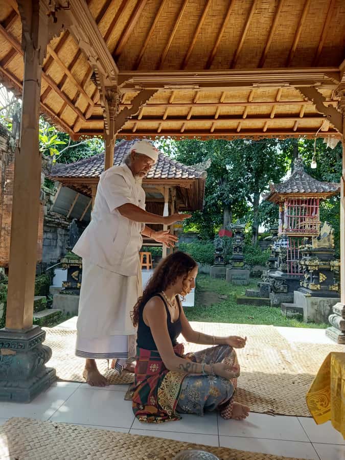 Bali: Open Chakra Healing and Mantra Soul Retreat Cleansing - Pura Mengening purification: spring water, offerings, and mantra
