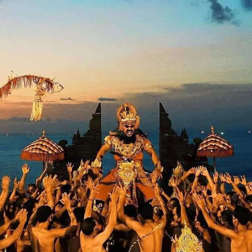 Bali: Padang Padang Beach, Uluwatu Temple & Kecak Dance - Kecak fire dance at sunset: what to watch for