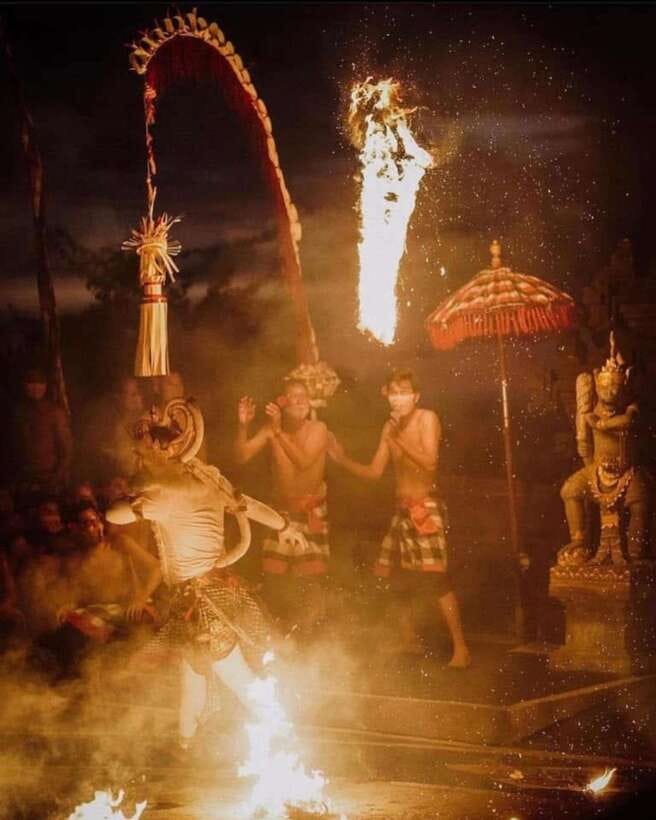 Bali: Padang Padang Beach, Uluwatu Temple & Kecak Dance - What to bring, and the rules that keep the day smooth