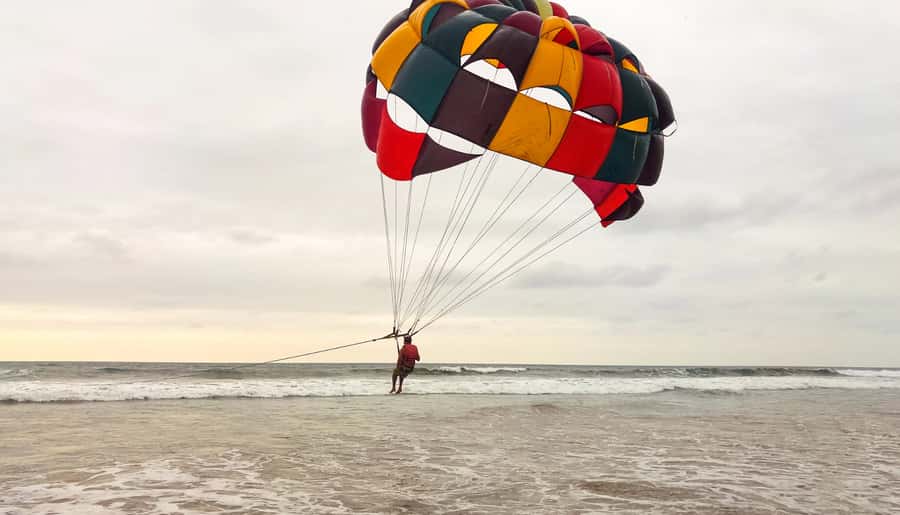 Bali: Parasailing, Jet Ski & Uluwatu Tour with Kecak Dance - Nailing the Bali mix: water thrills plus Uluwatu culture