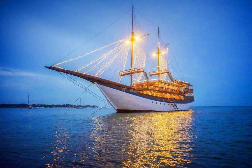 Bali Phinisi Cruise: Sunset Dinner with Live Music & Buffet - Key things to notice before you book