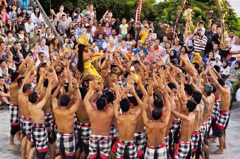 Bali: Private Custom Tours with Chauffeur - South Coast and Uluwatu: GWK, Suluban and Padang Padang, Uluwatu, and Kecak Fire Dance