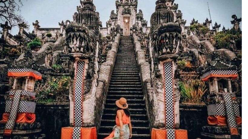 Bali: Private Instagram Tour - Lempuyang Gate of Heaven and the climb to the top