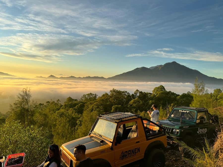 Bali : Private Sunrise Jeep Tour and Hot Spring All Include - Riding Up Before Dawn: Jeep Roads and Black Lava Views