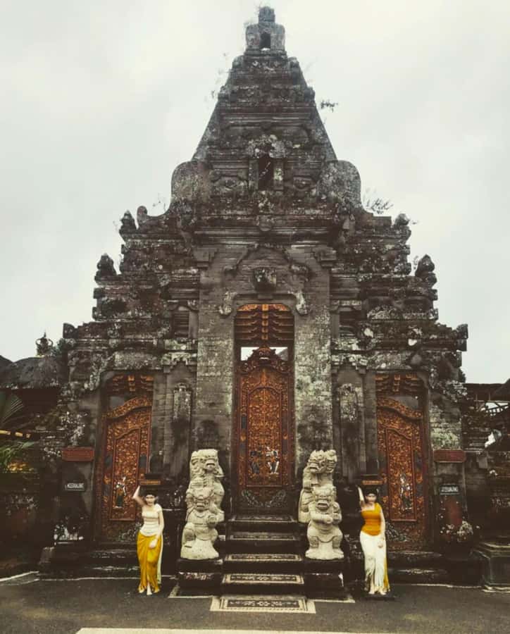 Bali: Private Tour of Jatiluwih, Ulun Danu, and Tanah Lot - Tanah Lot Temple: a rock temple built for sunset timing