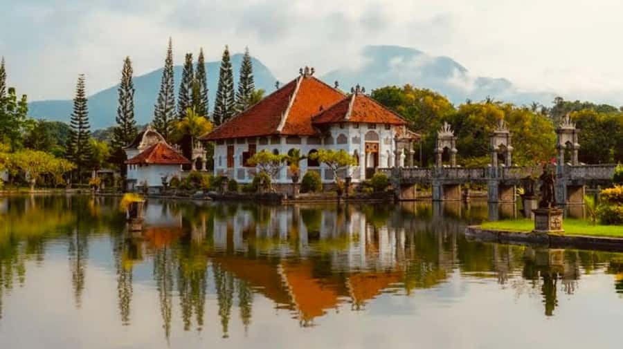 Bali: Private Tour to Lempuyang Temple, Tirta Gangga, and … - How This 10-Hour Private Bali Day Actually Works