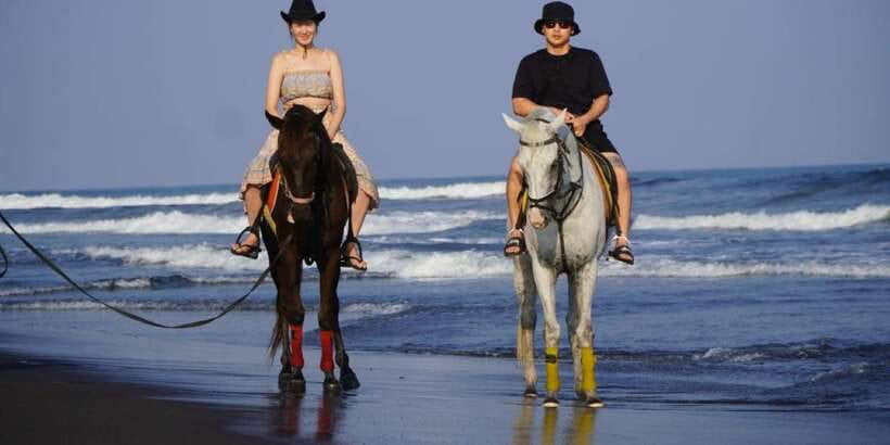 Bali: Romantic Seafood Dinner Jimbaran Beach Include Sunset - What you eat on the beach: grilled seafood, Balinese flavors, and sauce strategy