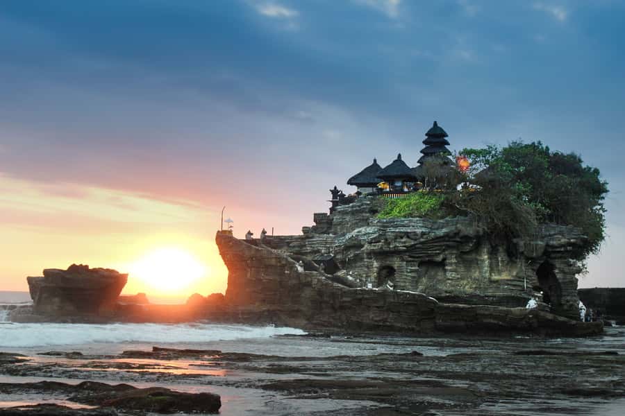 Bali: Sacred Temples and Sunset Private Tour - Tirta Empul Holy Spring Blessing: The Sarong Moment You Will Remember