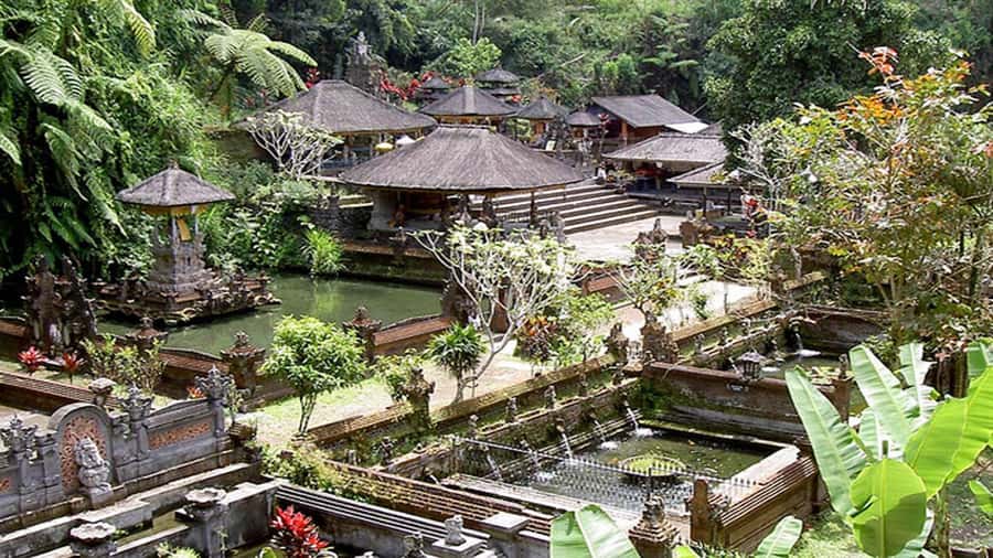 Bali: Sacred Temples and Sunset Private Tour - Guide Quality Makes the Difference, From Stories to Photo Help