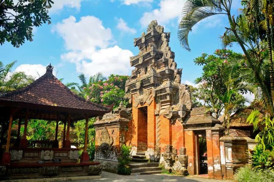 Bali: Safari Zoo and Ubud Palace and Market Day Tour - Ubud Palace: 19th-century royal architecture and easy photo stops