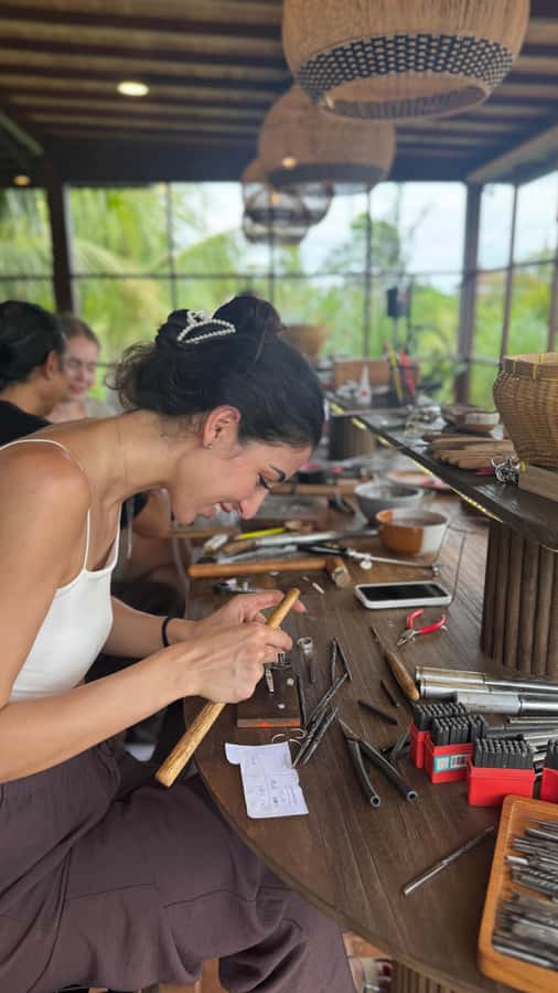 Bali: Seminyak Jewelry Making Class with Gold Plating Option - Inside the air-conditioned studio, how your 2 hours actually flow