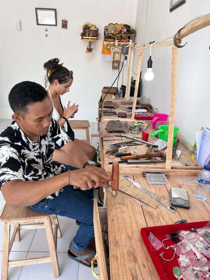 Bali: Silver Jewelry Making Class in Kuta or Uluwatu - Hammering and rolling: turning a bar into usable metal