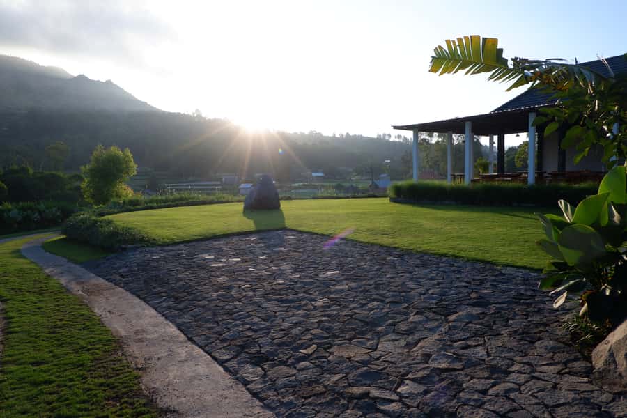 Bali: Sunrise Hike at Mount Batur with Bali Swing - Sunrise on Mount Batur: clouds, timing, and the mountain breakfast