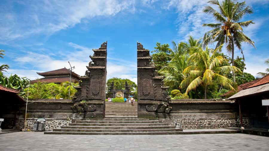 Bali: Tanah Lot Temple Half Day Sunset Tour - Tanah Lot Temple at Sunset: Why This Ocean Sea Shrine Matters