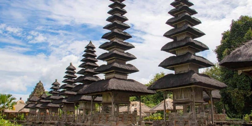 Bali: Tanah Lot Temple Sunset Kecak & Fire Dance Show Ticket - Temple Grounds Before the Chant, What You’ll See Along the Route