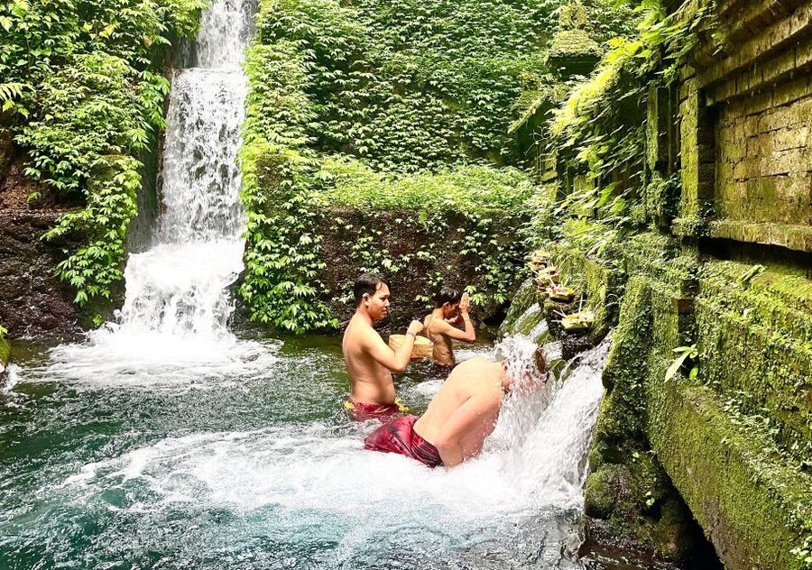 Bali: Temple Visit with Palm Reader & Fortune Telling Option - Should you book this temple and palm reading day?