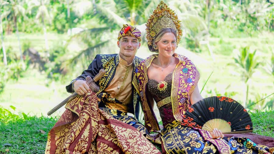 Bali:Traditional Wedding Photoshoot with the Rice Field View - U Fun Field first: photo booths, guided flow, and the pre-shoot energy