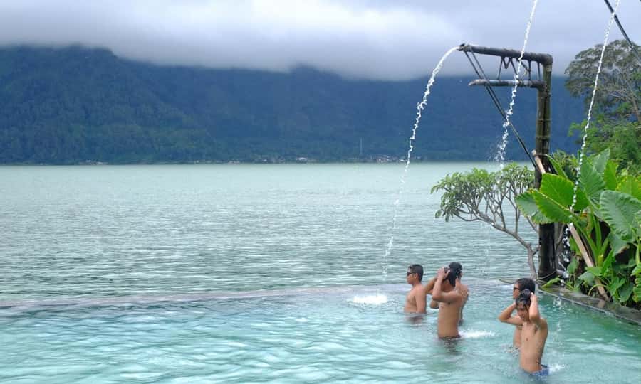 Bali: Trunyan Cemetery, Hot Springs, and Penglipuran Village - Batur Natural Hot Spring, soaking with Lake Batur closer