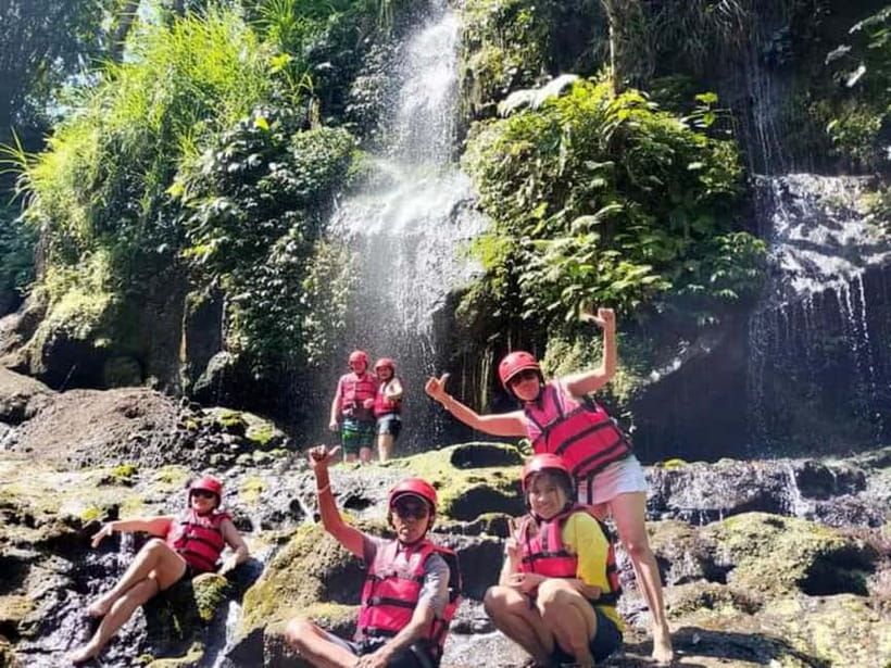 Bali Tubing Adventure: Refreshing Float Through Lush Jungles - Lunch, shower, locker, and why these details are a big deal