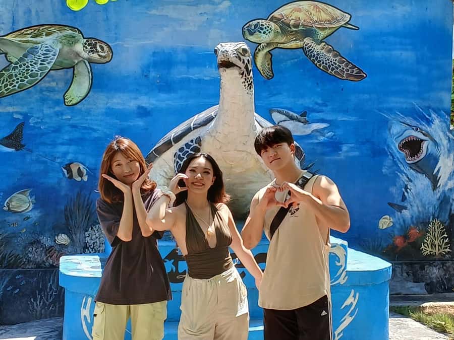Bali: Turtle Conservation and Education Tour & Local Market - Pasar Badung in Denpasar: where to shop, eat, and keep your cool