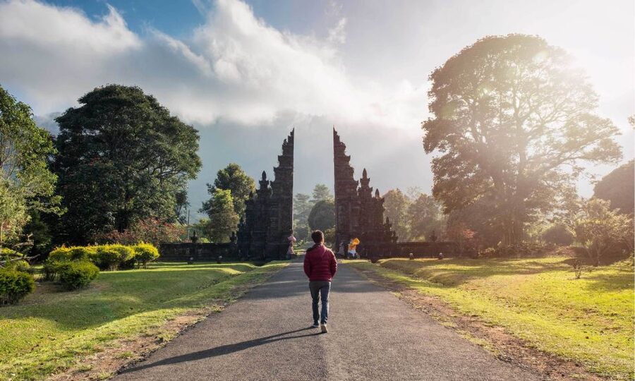 Bali: Twin Lakes, Handara Gates, and Forest Trekking Tour - Lunch and Pacing: How the Day Stays Manageable