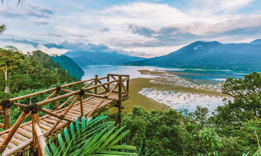 Bali: Twin Lakes, Handara Gates, and Forest Trekking Tour - Guides and Timing Quality: What Really Makes or Breaks It