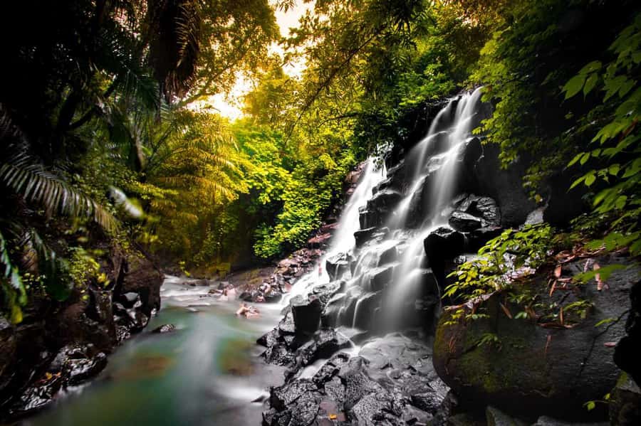 Bali: Ubud and Tanah Lot Small Group Guided Tour - Kanto Lampo Waterfall: short swim time, big payoff