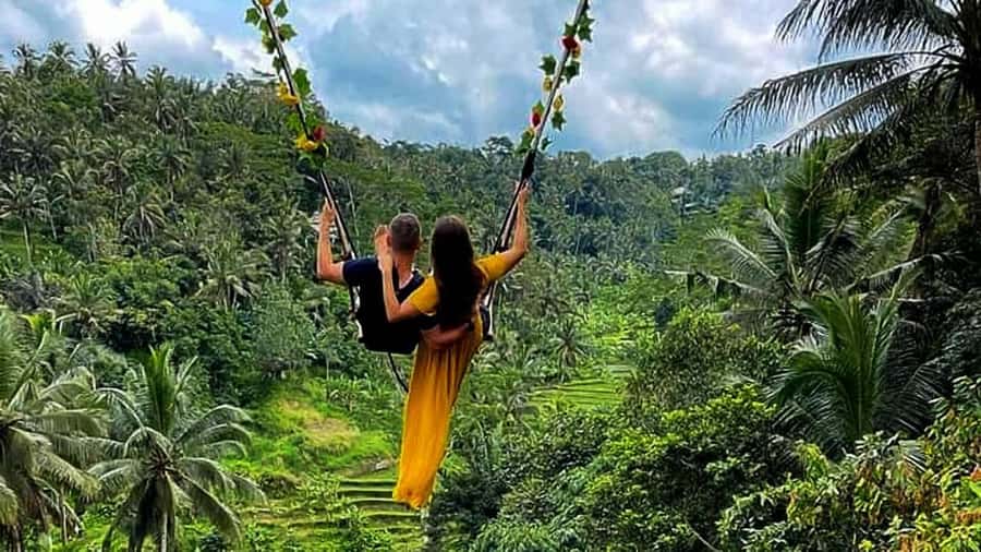 Bali: Ubud Day Tour with Swing and Zipline - Tirta Empul Temple: sacred water purification, with respect and patience