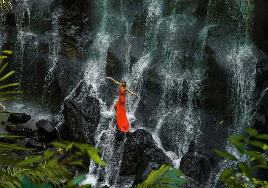 Bali/Ubud: Kanto Lampo Waterfall, Monkey Forest & Swing Tour - Kanto Lampo Waterfall: The Walk, the Wet Parts, and the Best Shot Plan