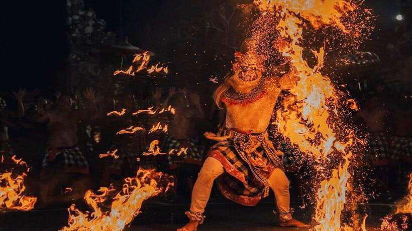 Bali: Ubud Kecak and Fire Dance Show Tickets - Inside the Kecak: Chanting, Dalang, and the Slow-to-Fast Build