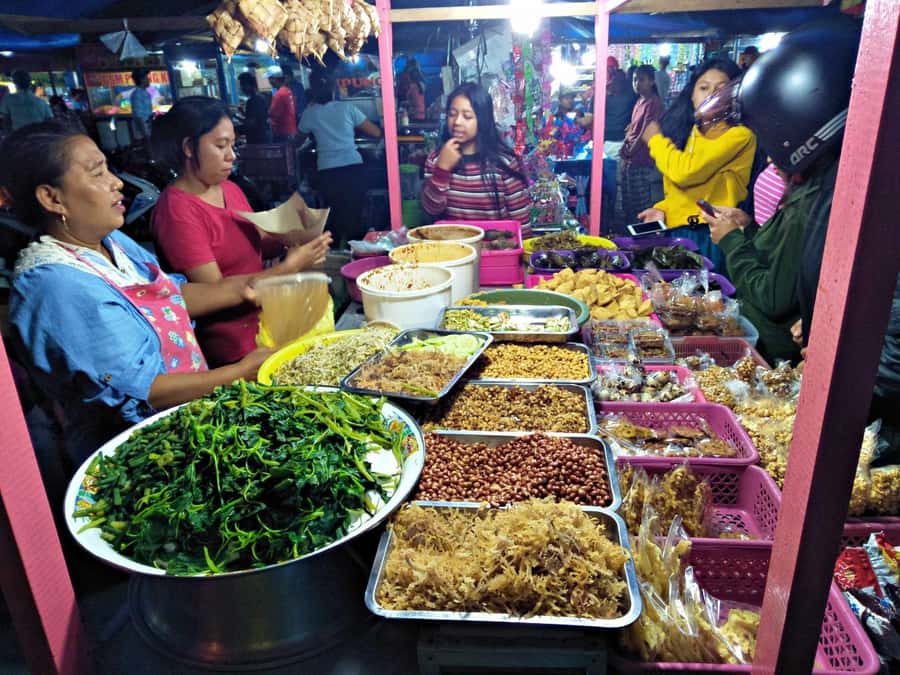 Bali - Ubud Night Market Food Tour - Gianyar Night Market: where the tastings and dinner happen