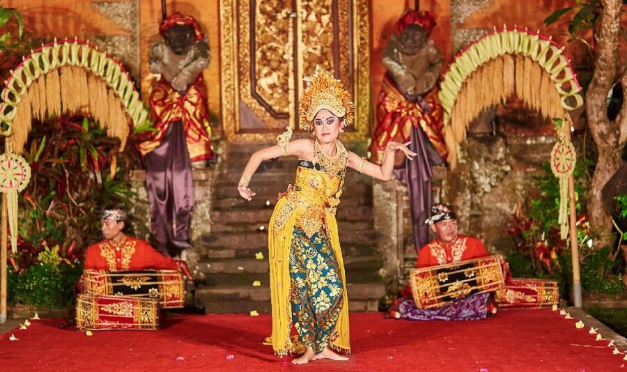 Bali: Ubud Palace Legong Dance Show Ticket - Cameras and phone etiquette during Legong