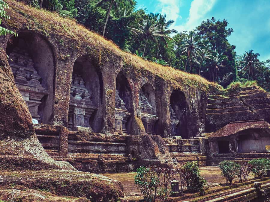 Bali: Ubud Traditional Balinese Purification - The sarong, changing rooms, and what to wear so you stay comfortable