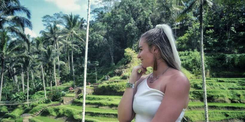 Bali: Ubud Waterfall, Village and Pool Club Day Trip - Sacred Monkey Forest Sanctuary: a one-hour break that fits the day