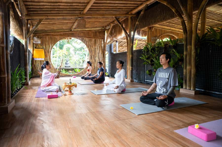 Bali: Ubud Yoga and Healing Meditation - Energy cleansing session: releasing what you do not need anymore