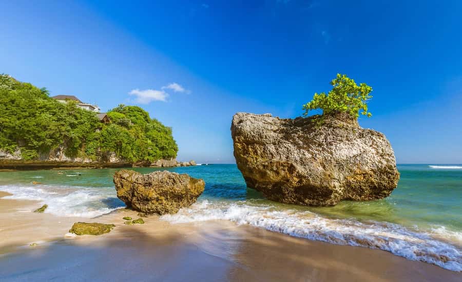 Bali: Uluwatu Beaches Tour with Padang Padang and Suluban - Uluwatu Beach Hopping, Without the Usual Chaos