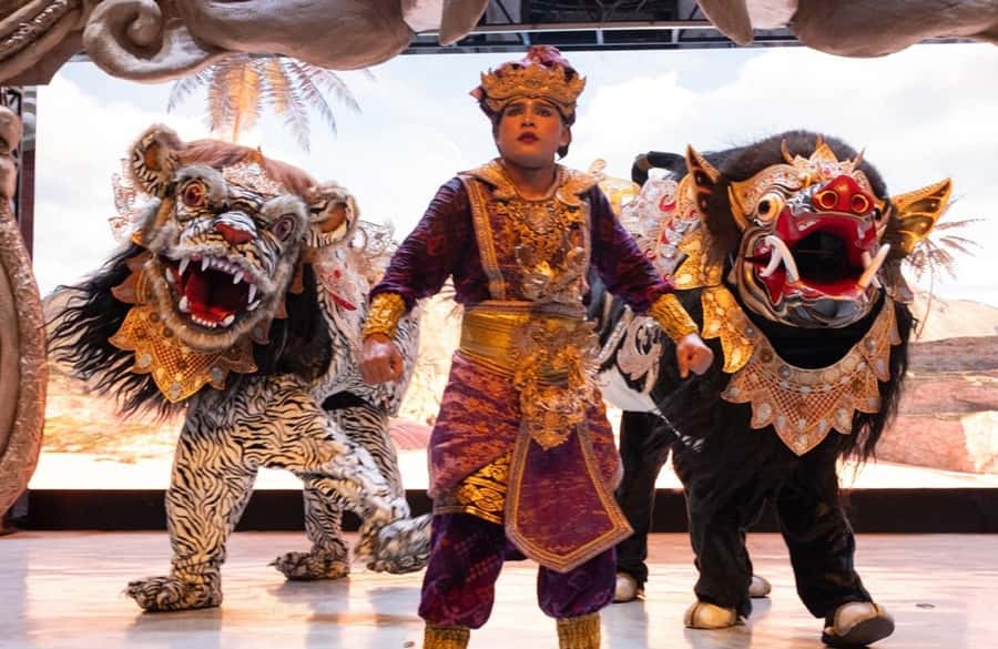 Bali Uluwatu: Garuda Wisnu Kencana Entrance Ticket - Performance plan: Kecak at sunset and Garuda Cilik hourly
